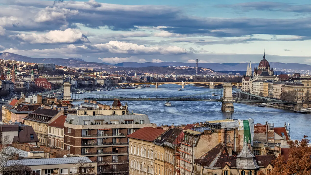 Românii, cei mai numeroși TURIȘTI în Ungaria, după nemți. Țara vecină a atins un nou record în 2024