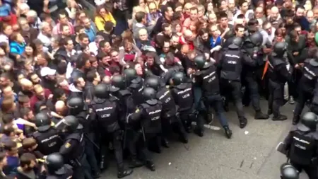 REFERENDUM în Catalonia.  893 de răniți în confruntările violente cu poliția. LIVE VIDEO
