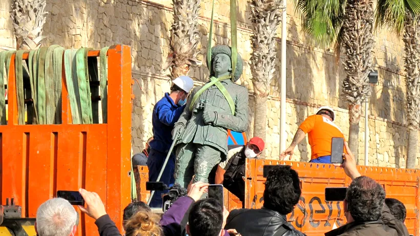 Ultima statuie de pe teritoriul spaniol a dictatorului fascist Franco, dată jos - FOTO