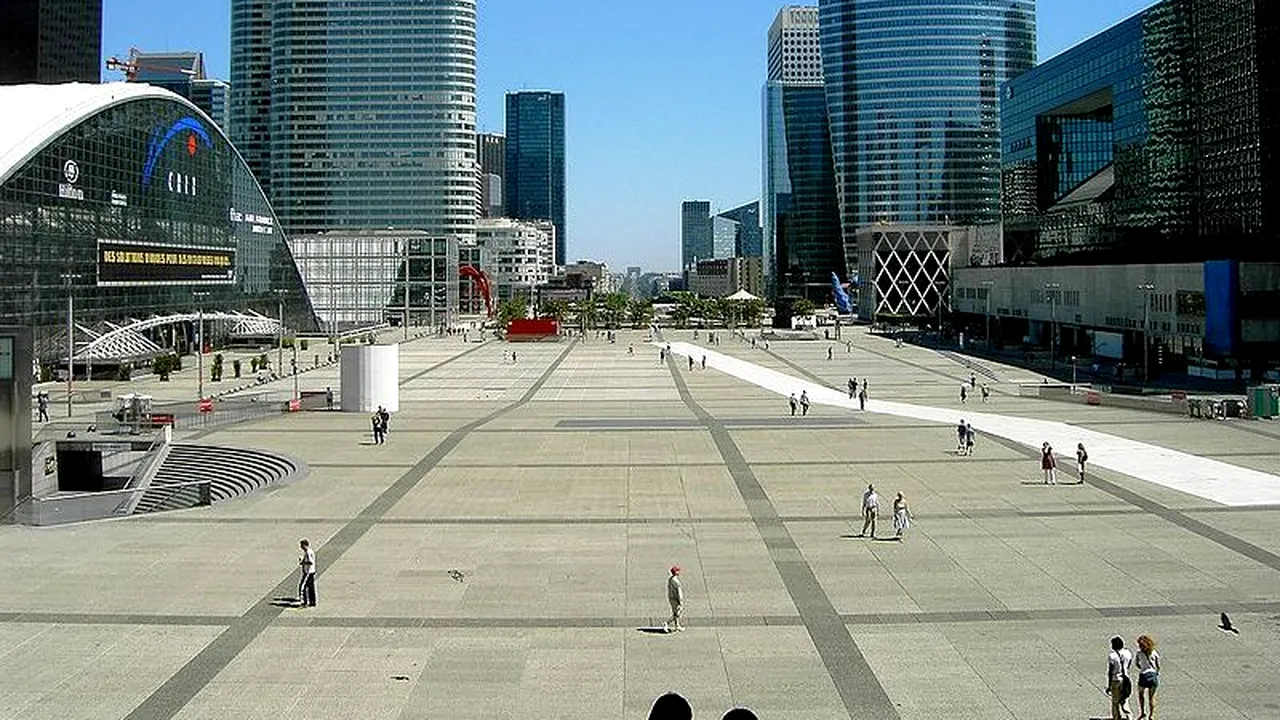 Franța acordă companiilor deduceri de taxe de 20 miliarde de euro pentru creșterea competitivității