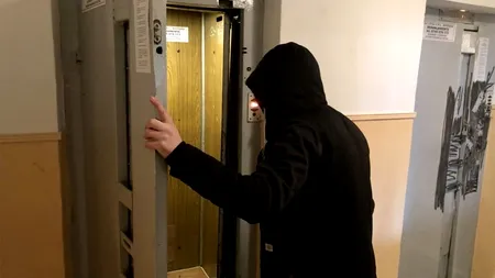 AMENDĂ de 400 de lei pentru românii care locuiesc la bloc și transportă aceste obiecte cu liftul