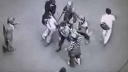 CRUNT. Mărturiile unui bărbat bătut cu sălbăticie de mineri: „O bătrână a arătat cu degetul spre mine / M-au bătut și la poliție