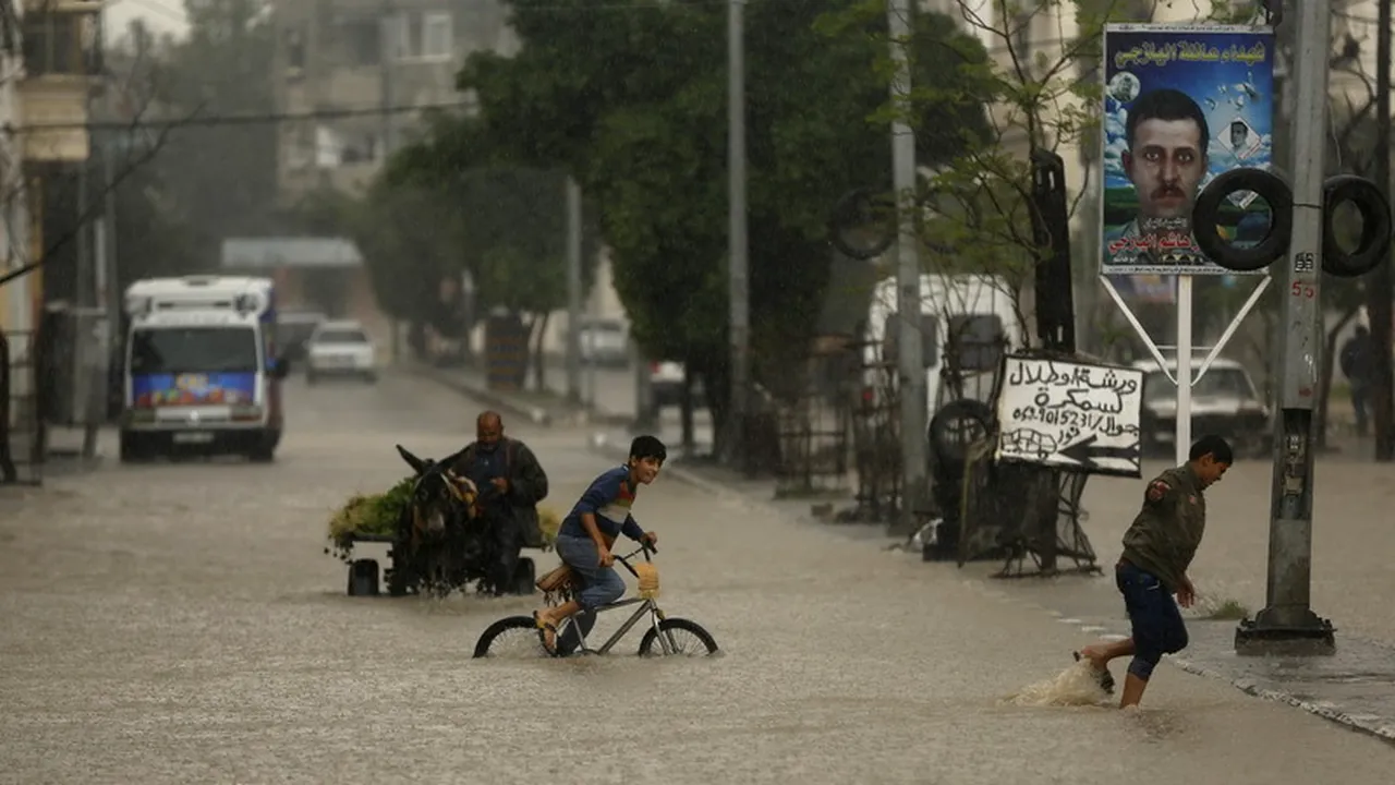 ONU declară urgența în orașul Gaza după două zile de ploi abundente