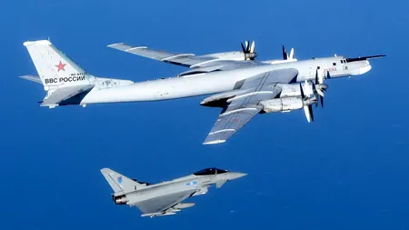 Putin testează reacția NATO chiar în ziua de Crăciun. Rusia a trimis două bombardiere strategice în nordul Marii Britanii