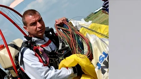 SPECIAL. Fabuloasa poveste a polițistului Marian C., care a zburat cu paramotorul ca SĂ DUCĂ AJUTOARE în satele izolate de ZĂPADĂ. VIDEO