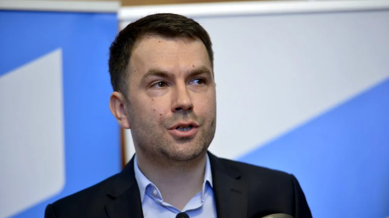 Deputatul USR Cătălin Drulă, în scandalul autostrăzii Sibiu-Pitești: Ieșirea lui Răzvan Cuc este încă o mostră de tupeu nerușinat. Răspunsul Guvernului nu pare deloc convingător . Să se publice scrisoarea de observații a CE