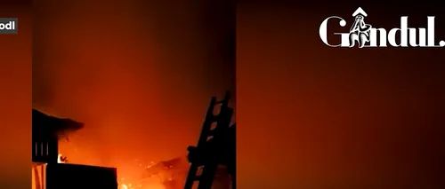 GÂNDUL LIVE. Incendiu de proporții la Suceava, unde trei case au fost mistuite de flăcări!