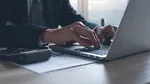 Firmele românești de IT fac concedieri masive, pentru a supraviețui din punct de vedere financiar. Care sunt speranțele pentru sfârșitul de an
