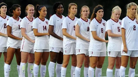 Scandal la Harvard. Echipa masculină de fotbal a fost suspendată, după ce băieții au făcut un top cu tentă sexuală al echipei feminine