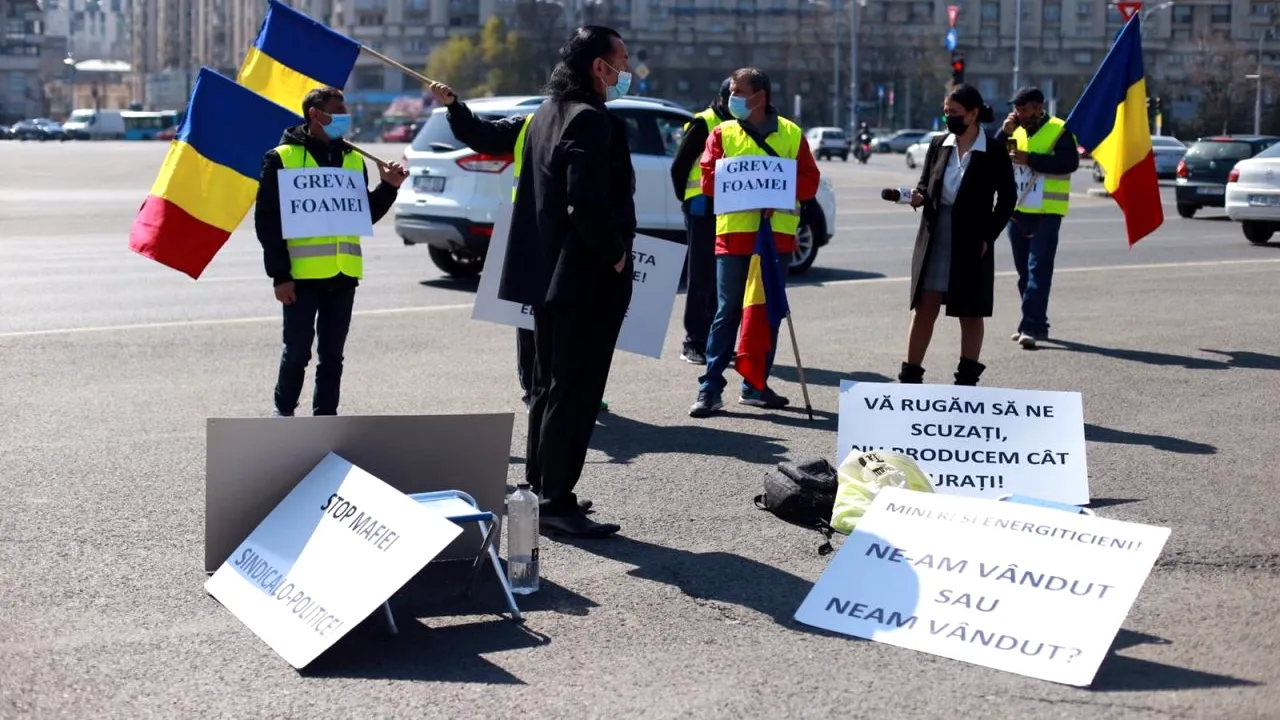 Minerii, din nou în București! Protest în Piața Victoriei! „Pur și simplu, ne aruncă în stradă!”