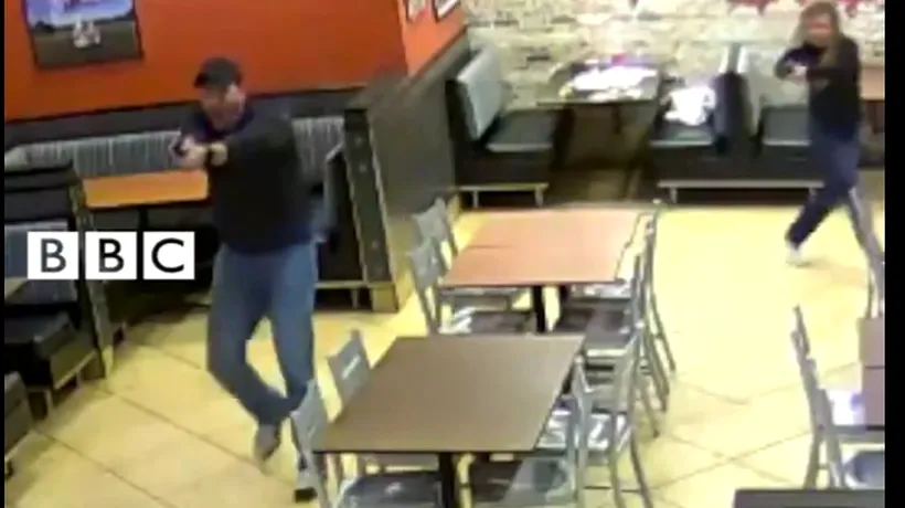 Cel mai ghinionist hoț! A încercat să jefuiască un fast-food unde cina un cuplu de polițiști: Ne-am înțeles din priviri