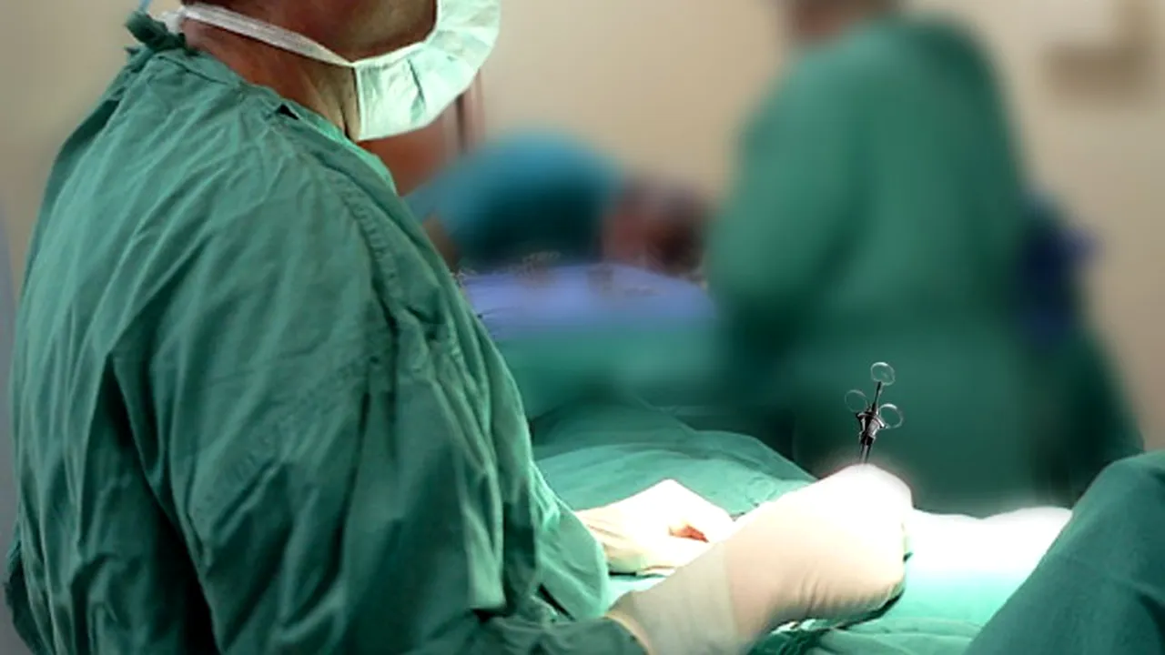 Implanturile cu silicon care au devenit virale pe internet