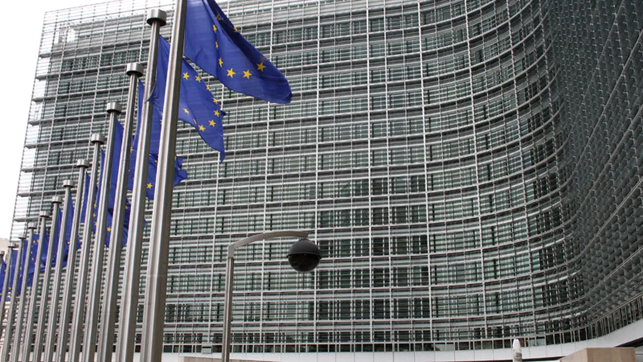Comisia Europeană așteaptă în continuare un răspuns de la Victor Ponta. 