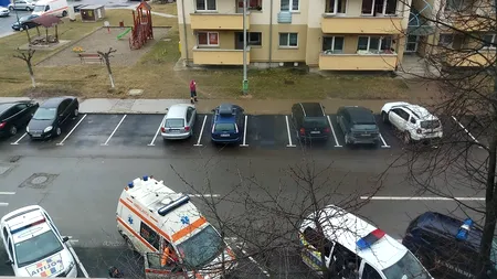 Soţia bărbatului care a sechestrat şi ucis doi muncitori într-un apartament din Oneşti, reţinută pentru complicitate. Operațiunea eșuată de salvare, verificată de adjunctul Poliției Române