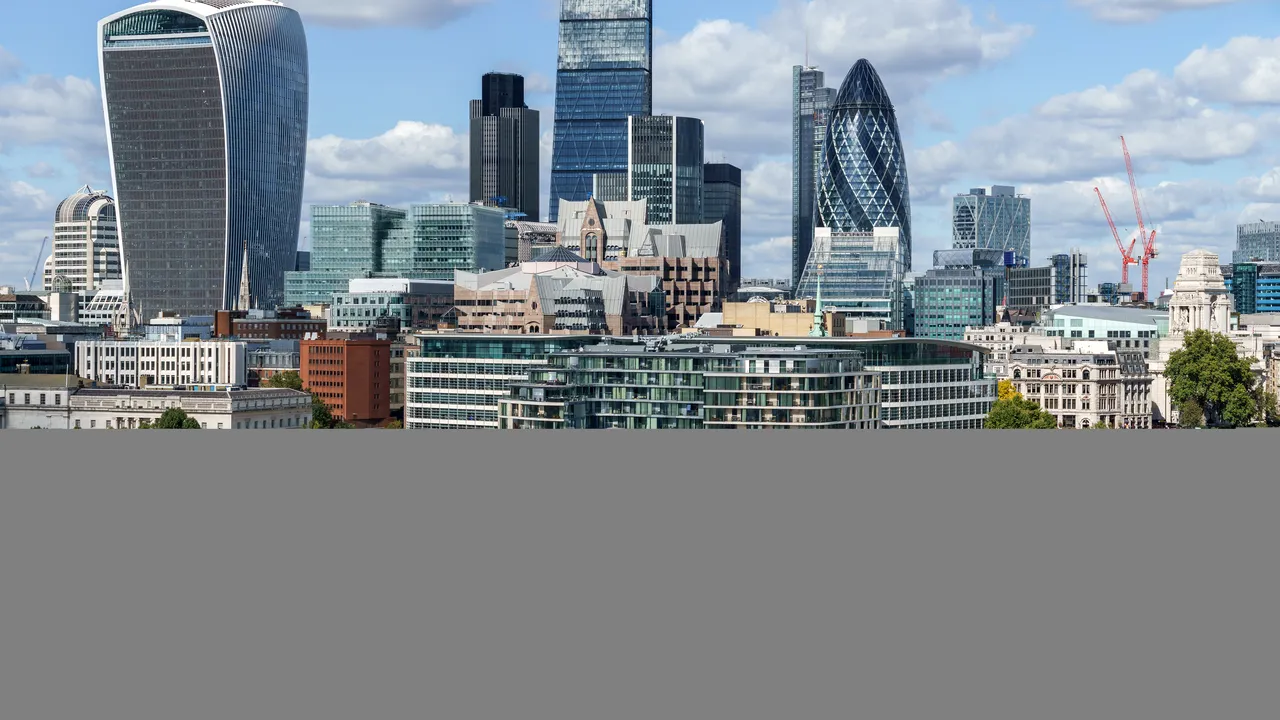 Marea Britanie poate pierde zeci de mii de locuri de muncă în sectorul financiar din cauza Brexit