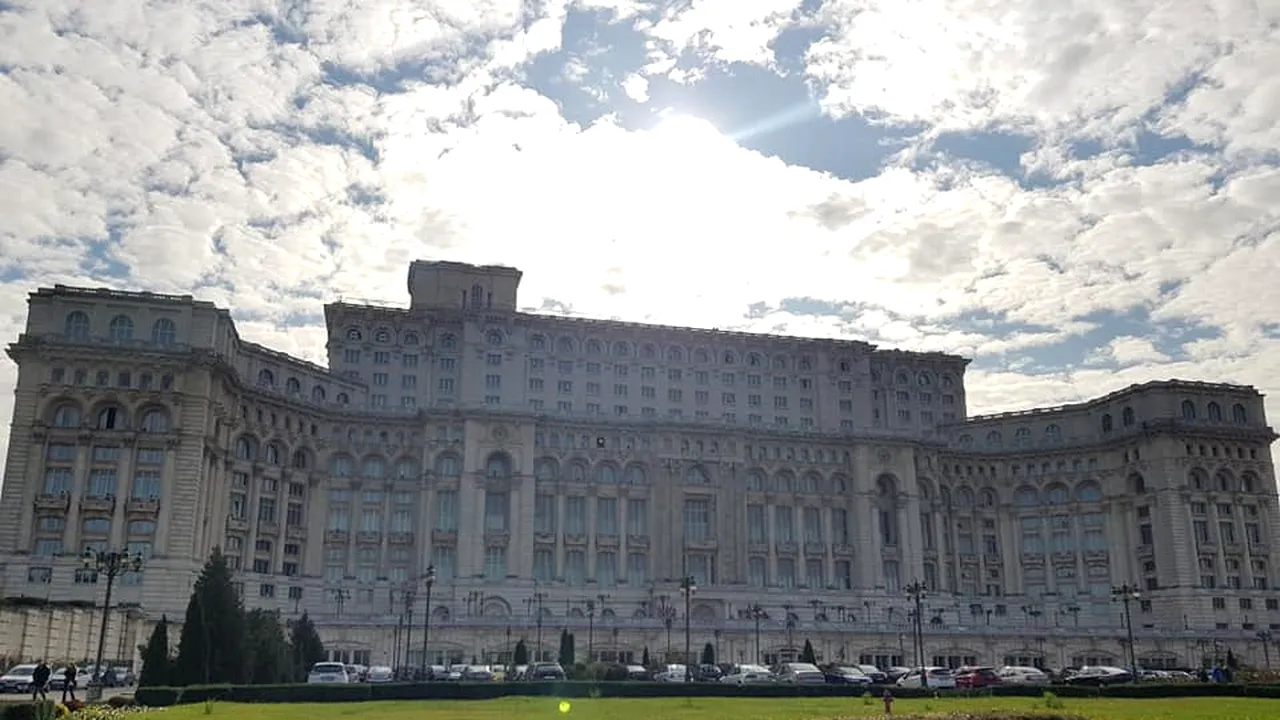 Cetățeanul irlandez care a sărit gardul și a intrat pe geam în Palatul Parlamentului a fost lăsat liber de procurori