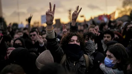 Proteste la Istanbul: Poliția a folosit GAZ lacrimogen și GLOANȚE de cauciuc împotriva demonstranților