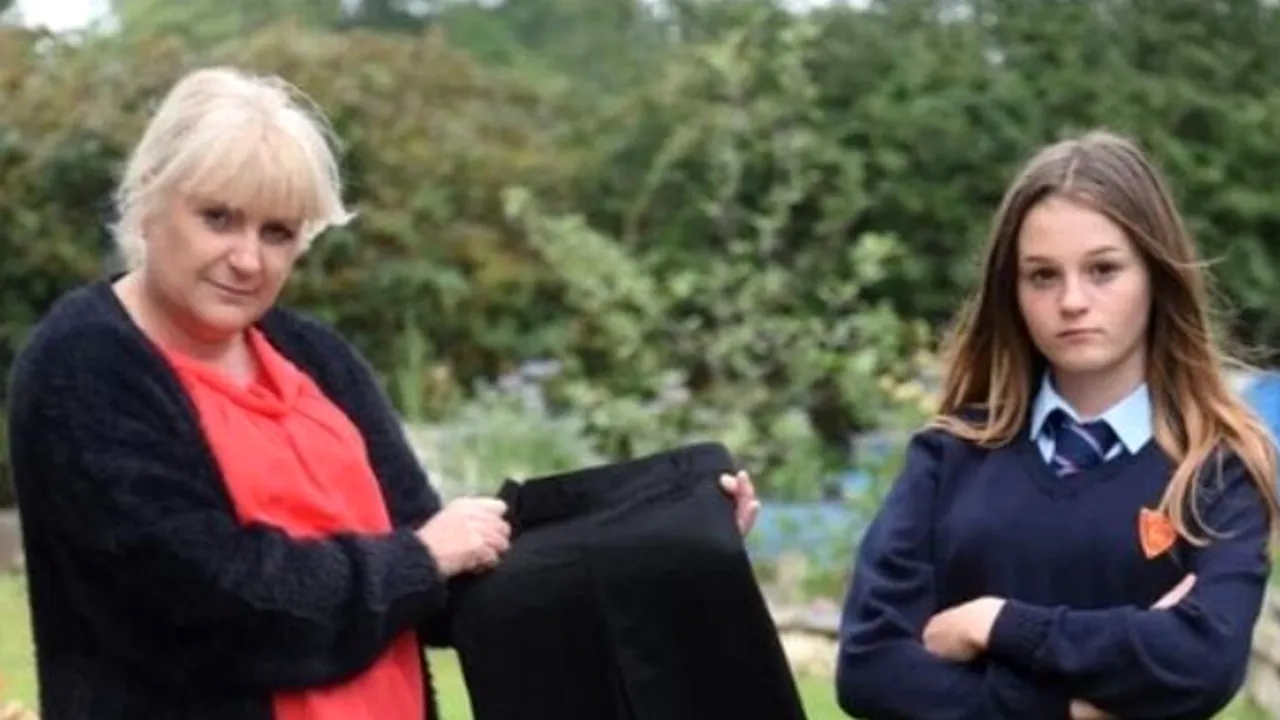 Adolescentă „umilită