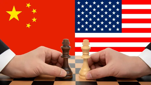 Handelsblatt: Trump îi este INFERIOR la nivel tactic și strategic lui Xi Jinping /China are perspective pe termen lung