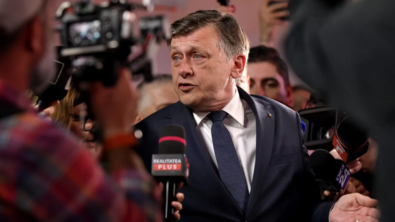 Crin Antonescu: Finala „HORROR” se apropie. Nu vom avea decât un fals președinte – „protejatul” lui Georgescu sau non-entitatea Nicușor Dan