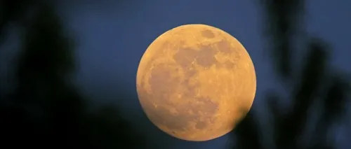 SUPER LUNA. Cea mai mare lună plină din ultimii 70 de ani va putea fi văzută pe cer astăzi