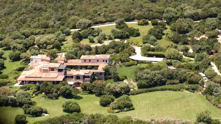 Complexul lui Berlusconi din Sardinia, pus în vânzare la prețul de 500 de milioane de euro /Corriere della Sera: ”Ar putea deveni AFACEREA SECOLULUI”