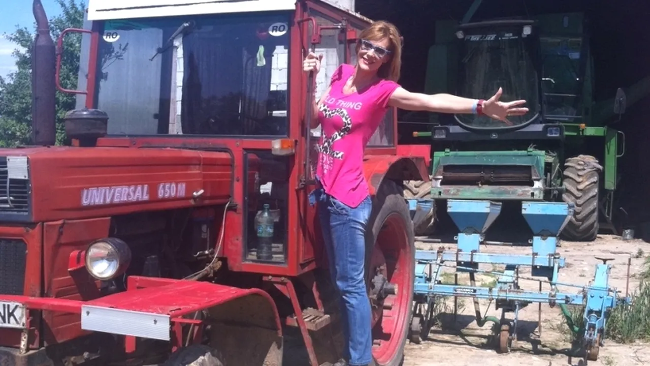 Roxana Ciuhulescu iese la plimbare cu tractorul, duminică la ProMotor