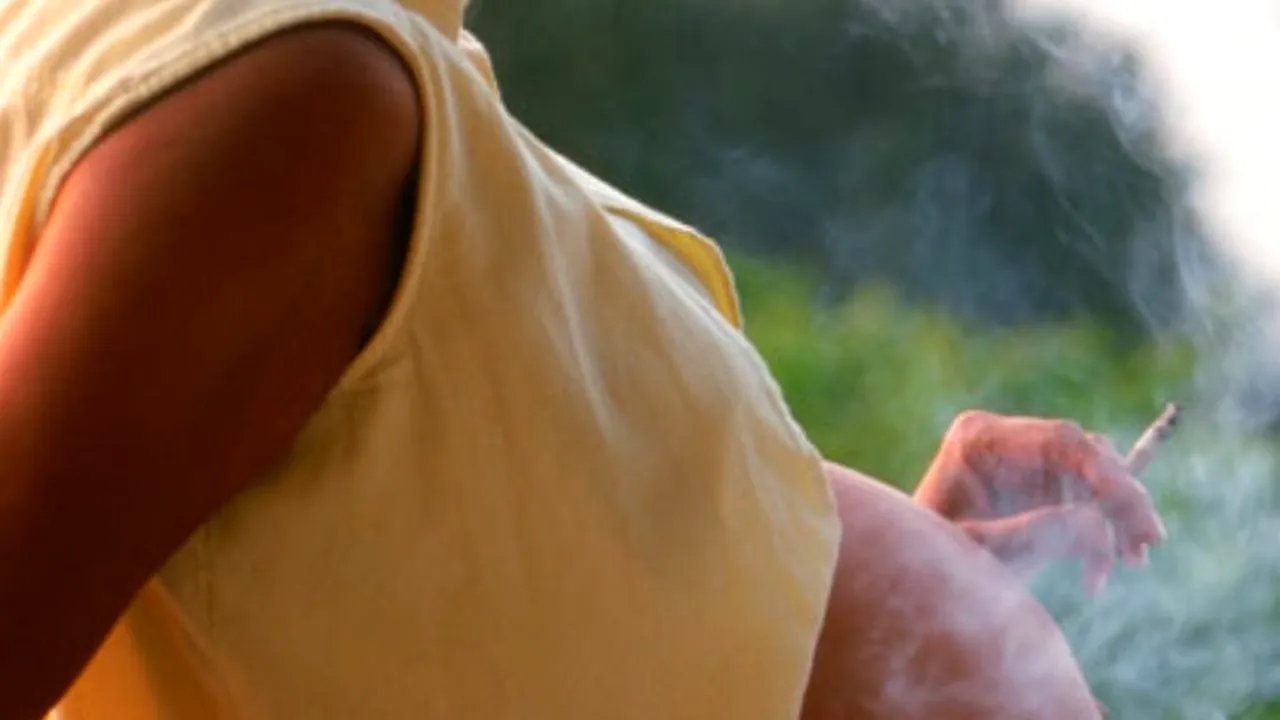 STUDIU. Riscurile pe termen lung la care sunt expuși copiii ale căror mame fumează în timpul sarcinii