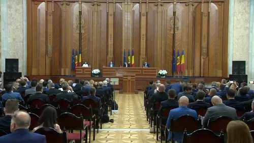 VIDEO | Declarație comună semnată de Parlamentul României şi de cel al Rep. Moldova la Chişinău / Maia Sandu: Contăm pe ajutorul României în aderarea la UE / Moment de reculegere în memoria ucrainenilor morți în război