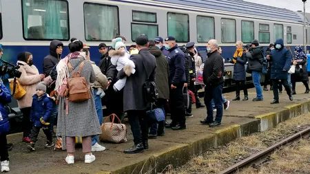VIDEO | Peste o mie de azeri au ajuns în România, din Ucraina. Unde vor fi cazați în București