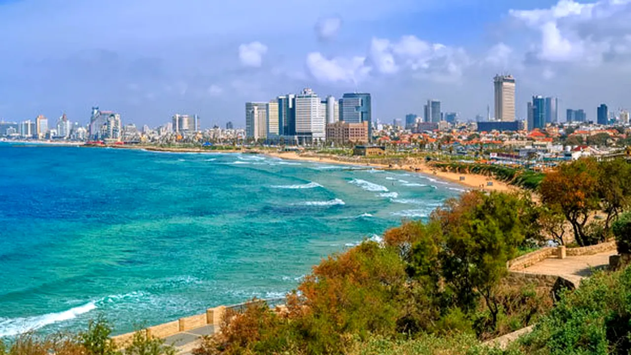 GALERIE FOTO: Cele mai frumoase orașe cu plajă în care poți călători anul acesta