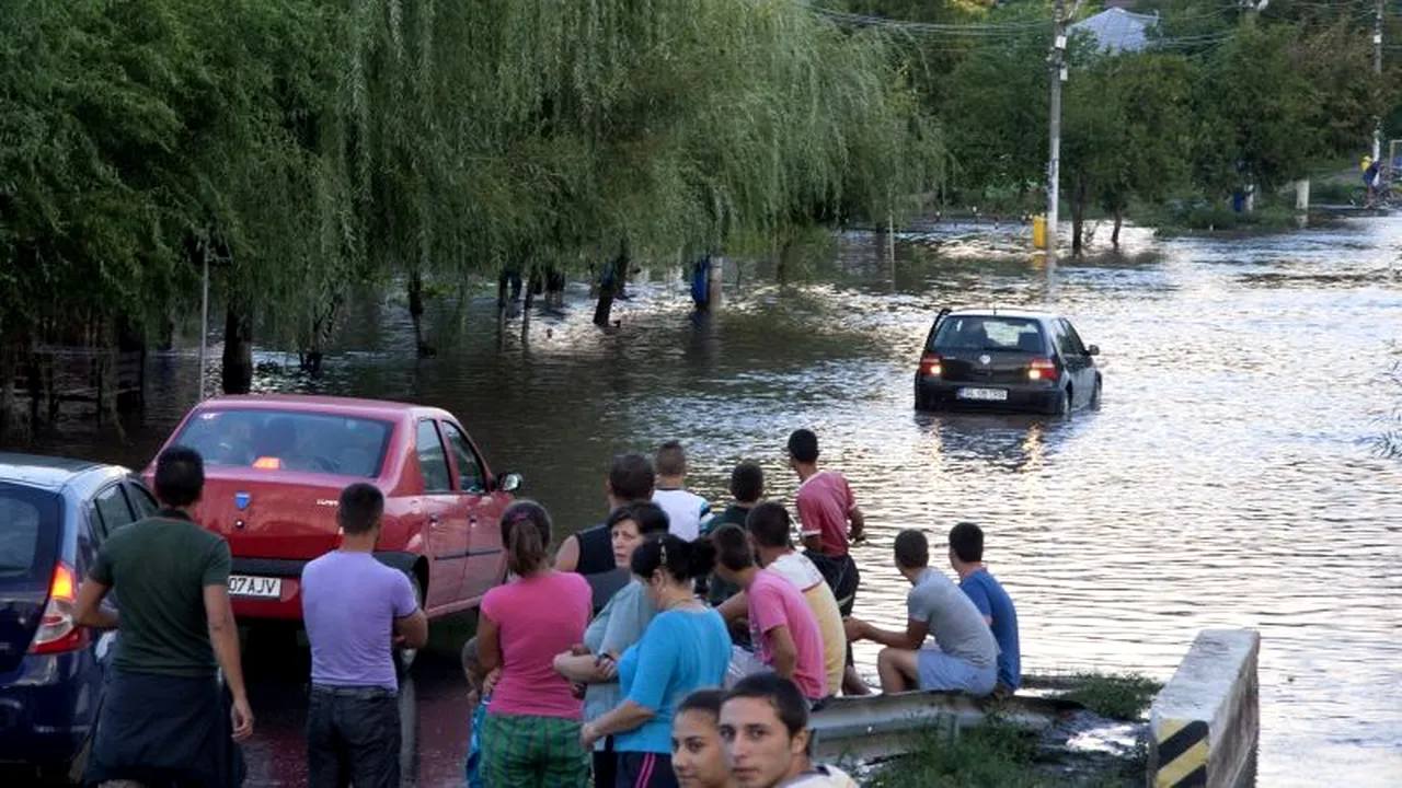 Codul roșu de inundații din Teleorman a fost ridicat. Cod portocaliu în Giurgiu și galben în trei județe