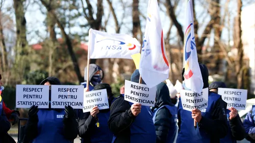 Angajații INS protestează în fața sediului PSD din București. Care sunt revendicările lor