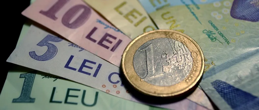 Cursul a revenit joi la 4,5 lei/euro UPDATE