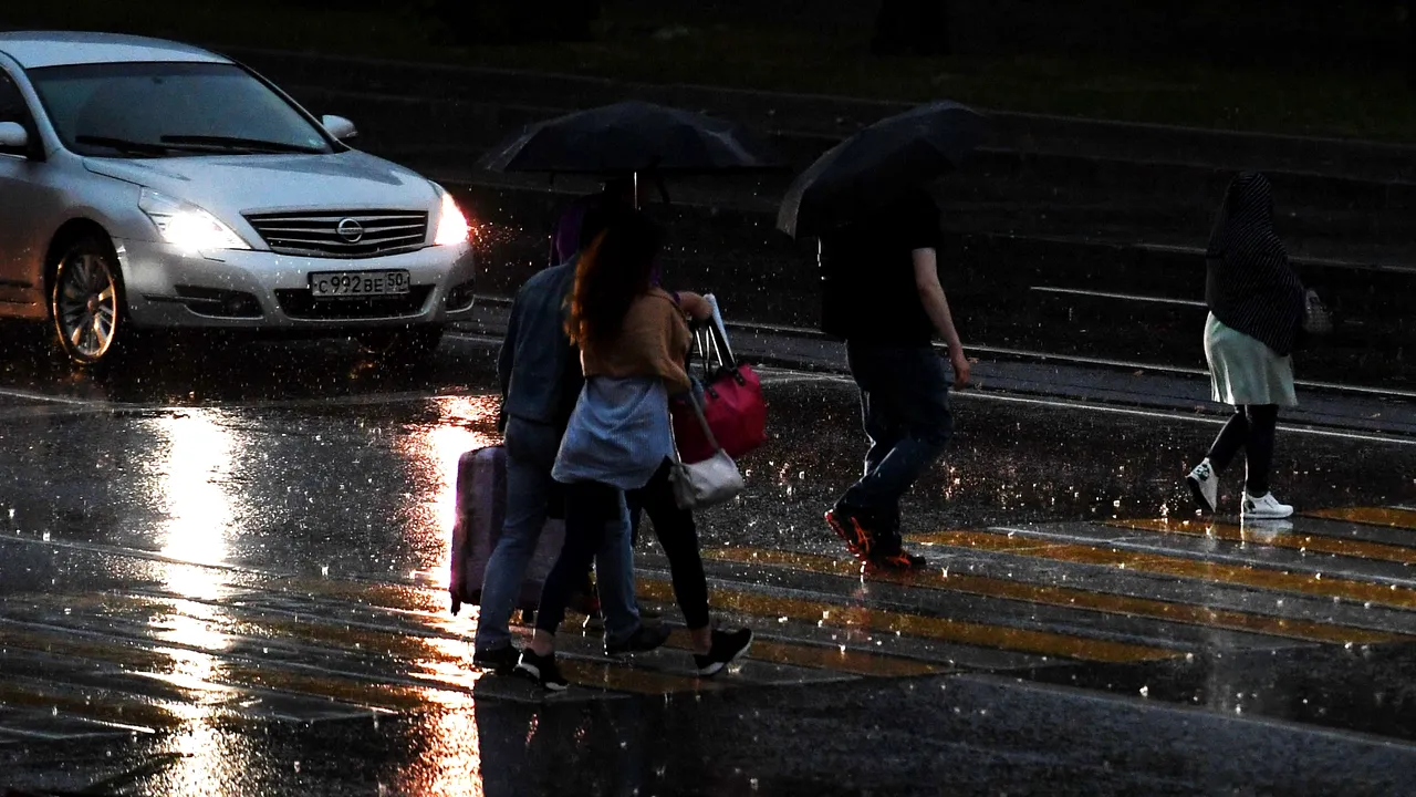 Avertizare METEO. Ploi și vijelii în ultimul weekend din vară. Ce zone vor fi afectate