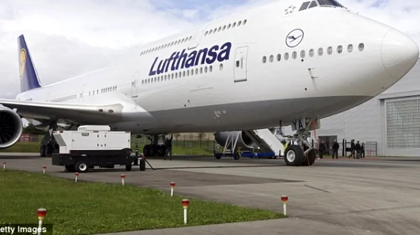 FOTO+VIDEO. Boeing a livrat către Lufthansa primul model 747-8 Intercontinental, supranumit ''''Regina cerului''''