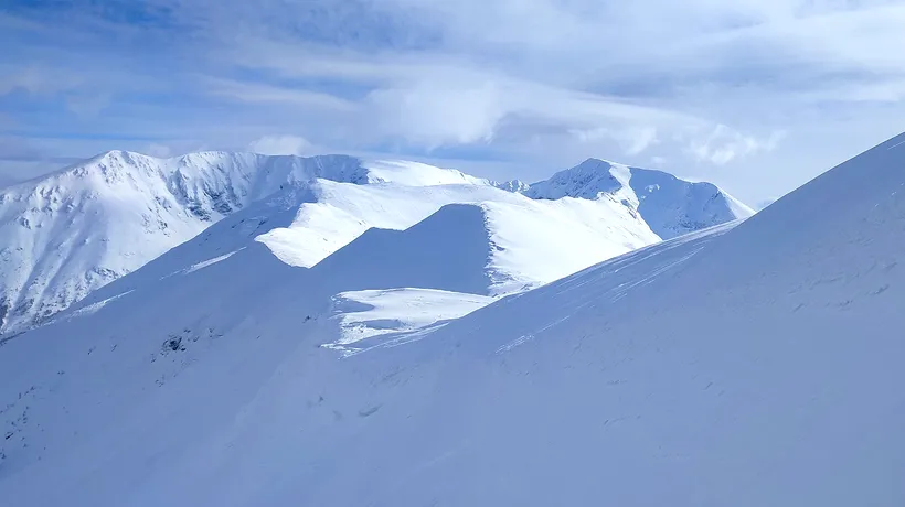 RISC uriaș de avalanşă în munţii Făgăraş. Avertismentul Salvamont România