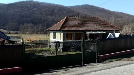 AJUTOR pentru o familie săracă. Enoriașii unui preot S-AU MOBILIZAT și au strâns 12.000 DE EURO pentru a le cumpăra o casă