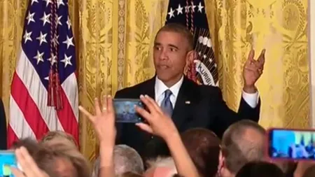 Barack Obama a fost întrerupt în timpul unui discurs de un protestatar. Cum a reacționat înainte să ceară evacuarea acestuia din sală
