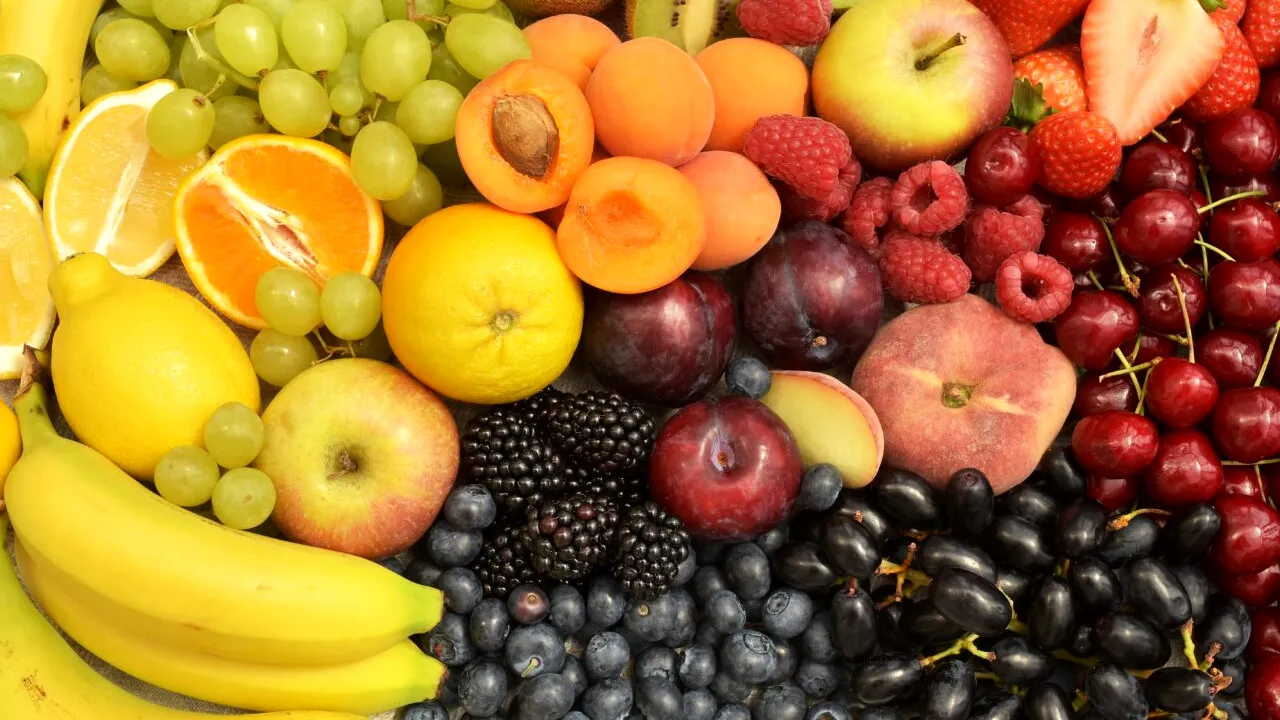 Cele patru fructe care sunt foarte bune pentru sănătate, dacă sunt consumate cu tot cu coajă. Sunt foarte gustoase și bogate în nutrienți
