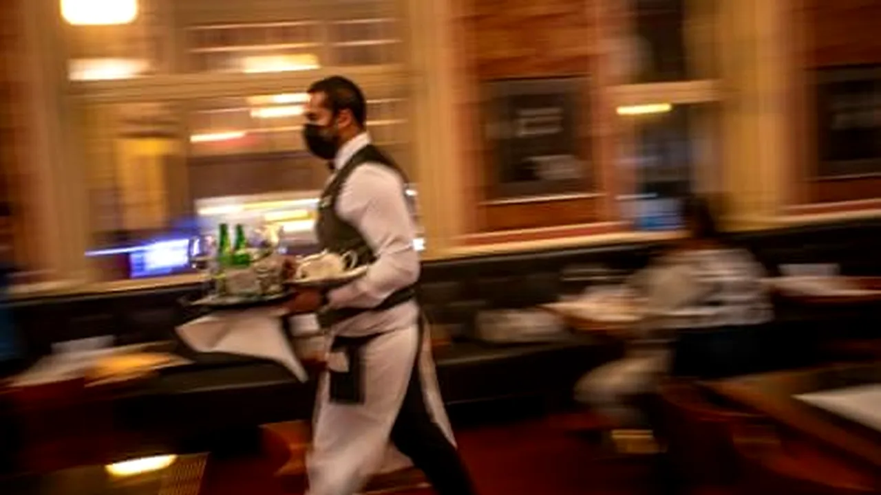 Decizie-șoc în Comitetul pentru Situații de Urgență: Se redeschid restaurantele și teatrele în Capitală! În ce condiții vor putea funcționa