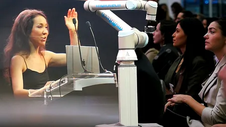 EXCLUSIV VIDEO | Baletul și fizica, reunite într-un dans inovativ. Dr. Merritt Moore: “Dansez cu un robot și a fost super emoționant să îmbin cele două pasiuni”