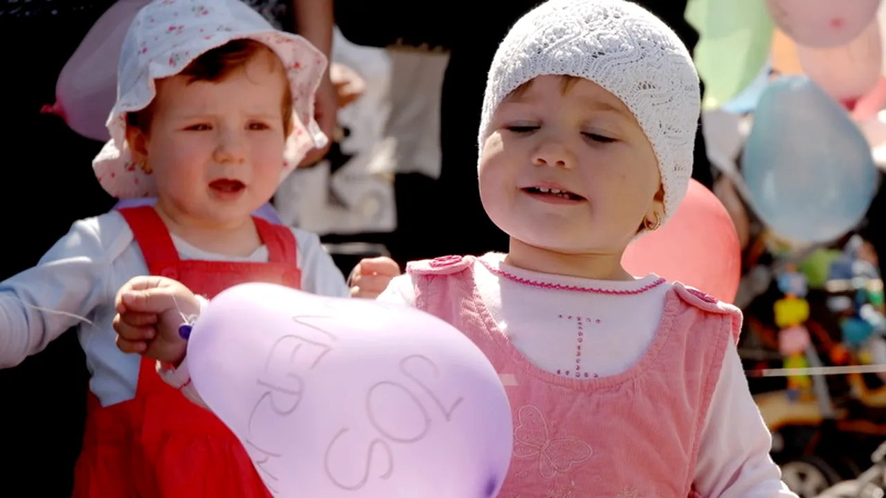 Câți bărbați din România au ales să stea acasă în concediu de creștere a copilului