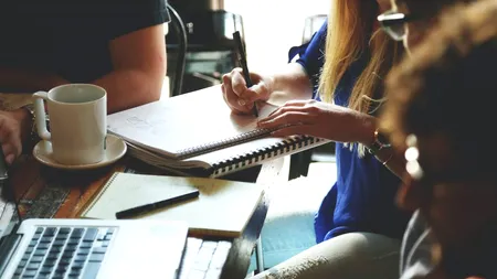 Ce se întâmplă cu elevii care iau 10 pe linie la Evaluarea Națională. Tradiția din ultimii ani