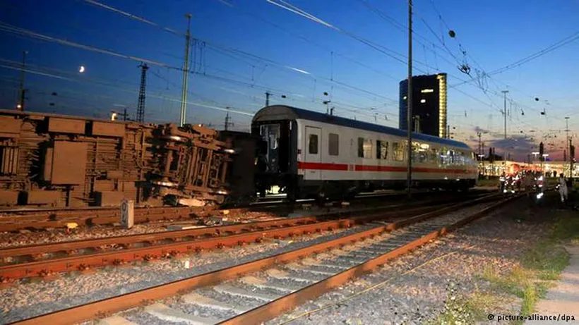 Coliziune între două trenuri în Germania. Bilanțul accidentului: 35 de răniți
