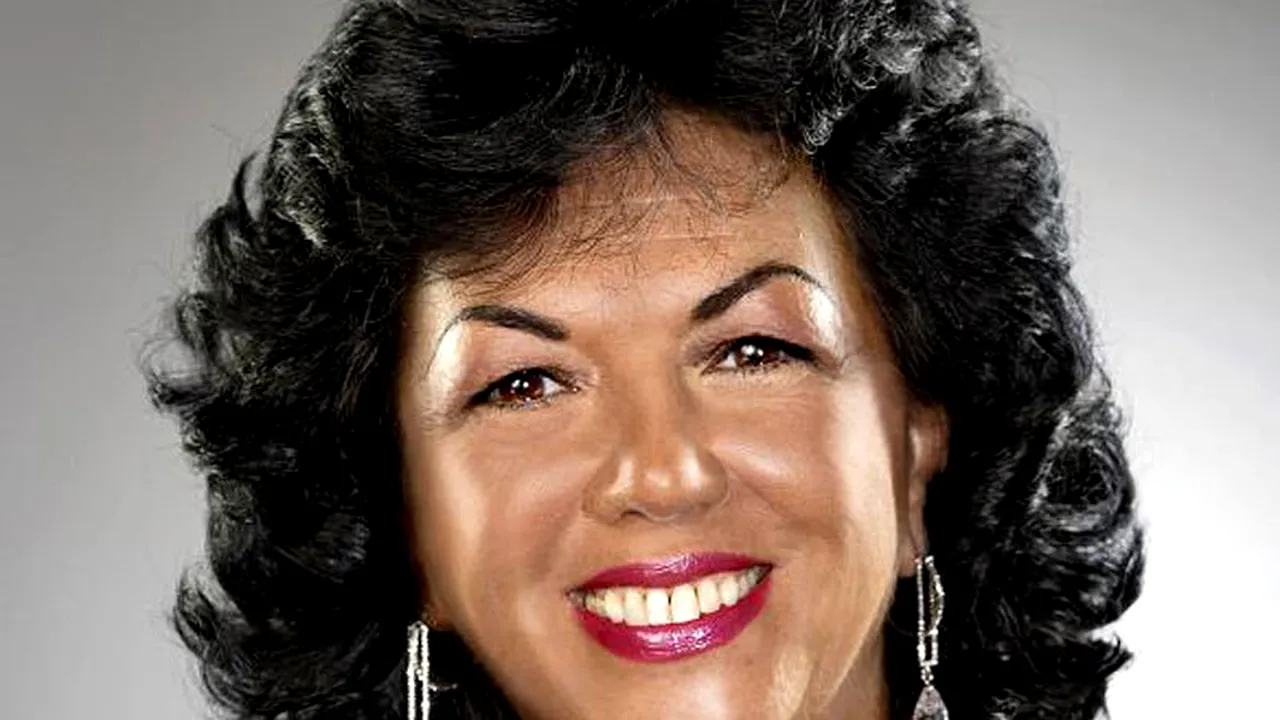 Cum arăta Carmen Harra în tinerețe. Imagini rare cu prezicătoarea / Transformarea fabuloasă prin care a trecut - FOTO