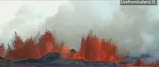 Erupția unui vulcan din Islanda a putut fi văzută în timp real, datorită unui site care a oferit imagini LIVE