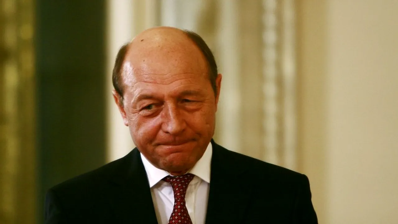Băsescu: Tânjesc după nepoței