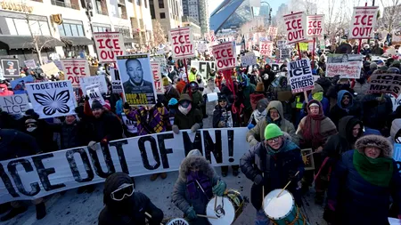 Proteste în Minneapolis, după ce agenții ICE au mai ucis un american. Martorii contrazic declarațiile administrației Trump. Hollywoodul se revoltă