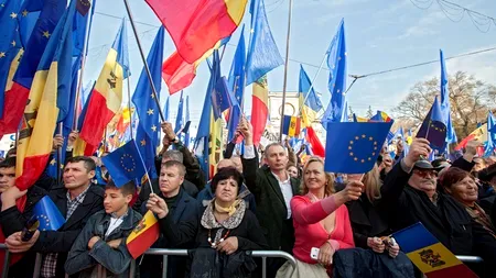 ALEGERI EUROPARLAMENTARE 2014. Românii din Republica Moldova stau la coadă să voteze. Interes scăzut în Spania și Italia 